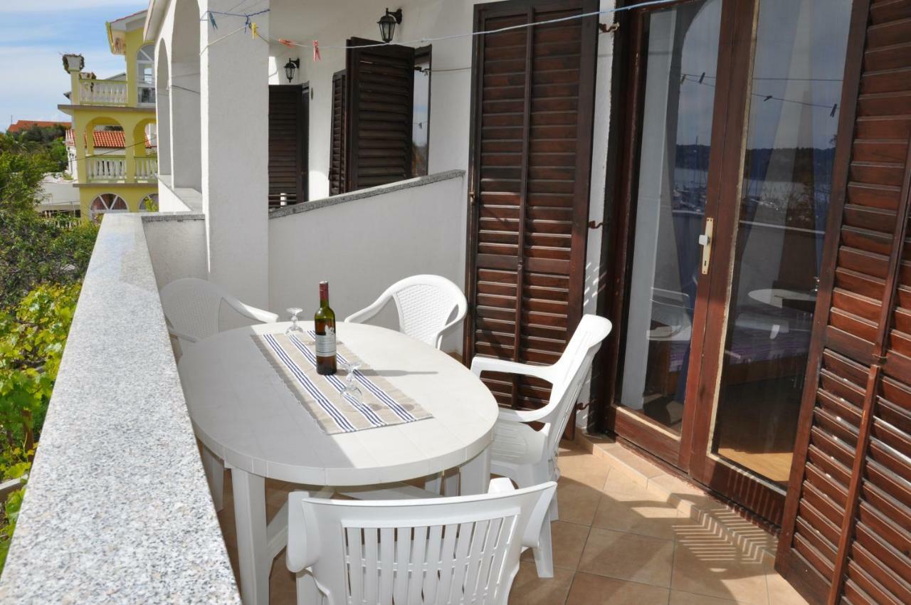 Pljesa Apartments Супетарска-Драга Экстерьер фото